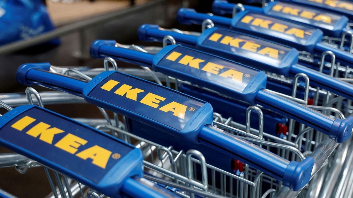 Obchod IKEA zavřeli v Číně kvůli covidu i se zákazníky uvnitř. Ti uprchli